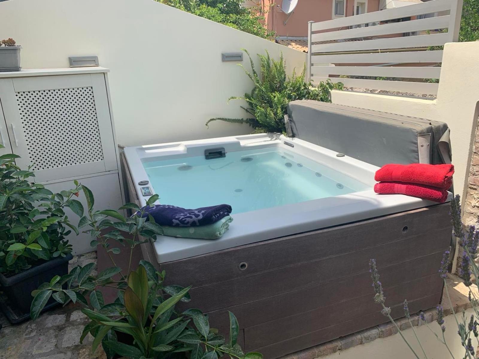 Anemomilos Jacuzzi Suite Corfu  Εξωτερικό φωτογραφία